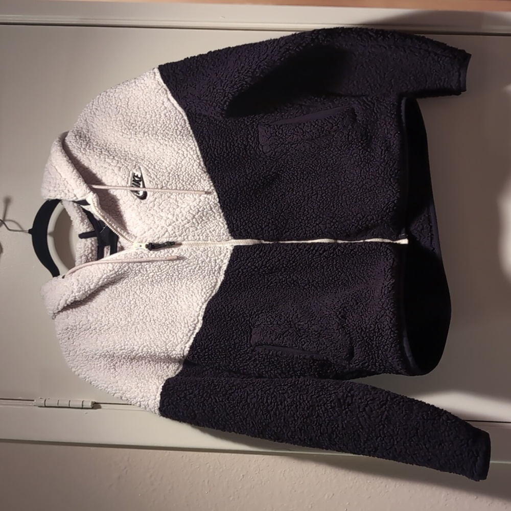 Two tone black and white Nike Shirpa Full Zip Sweater